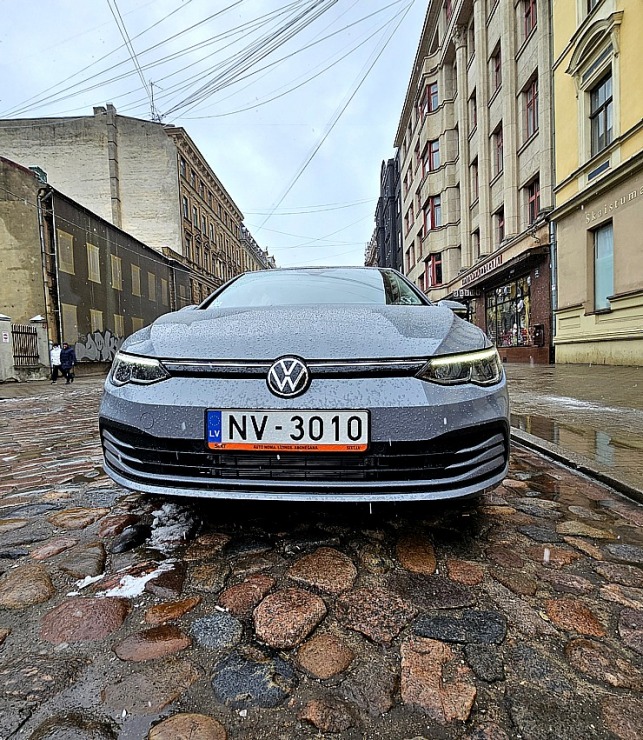 Travelnews.lv sadarbībā ar «Sixt Latvija» ceļo jaunā «VW Golf VIII 1.5 eTSI» 353256