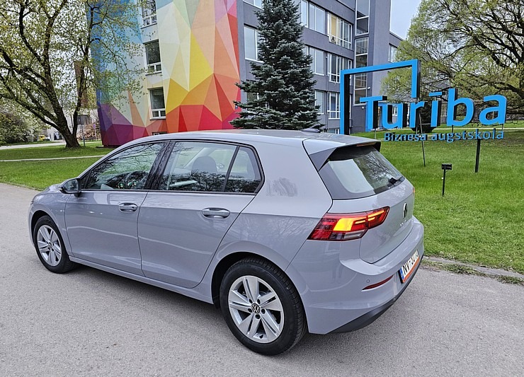 Travelnews.lv sadarbībā ar «Sixt Latvija» ceļo jaunā «VW Golf VIII 1.5 eTSI» 353243