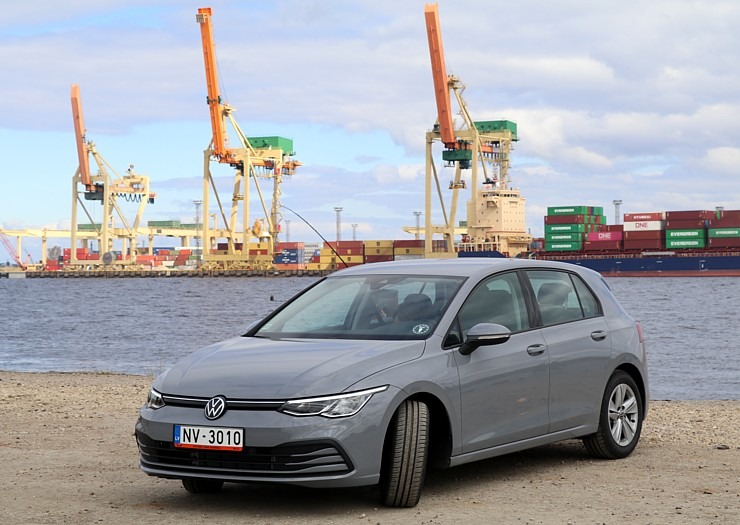 Travelnews.lv sadarbībā ar «Sixt Latvija» ceļo jaunā «VW Golf VIII 1.5 eTSI» 353246