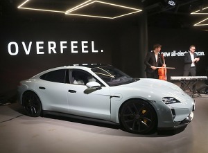 Travelnews.lv sadarbībā ar «Porsche Latvija» atklāj un izmēģina jauno «Porsche Taycan» 6