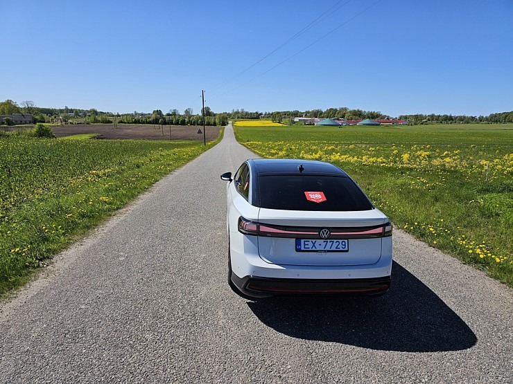 Travelnews.lv sadarbībā ar «Gada Auto» veic dienas testu ar 13 dažādiem spēkratiem 353569