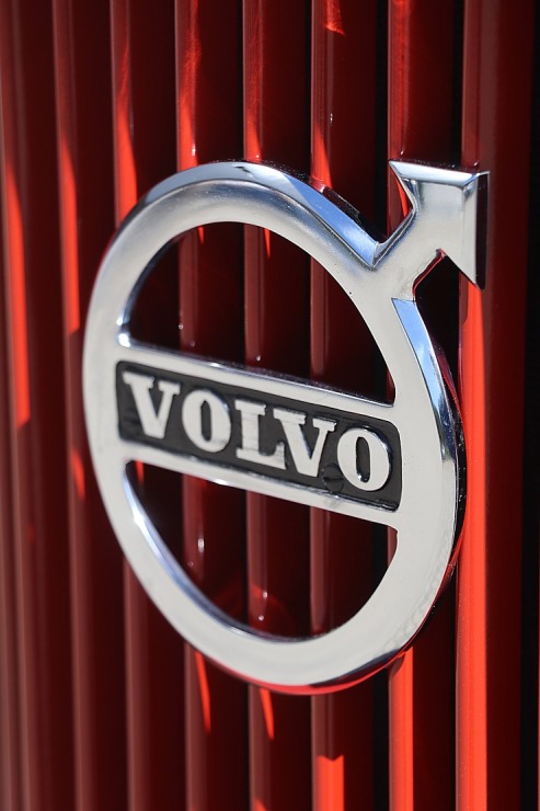 Rīgas Motormuzejs pēc 3 gadu restaurācijas prezentē pasaulē unikālu modeli - Volvo LV 95 (1937) 353948