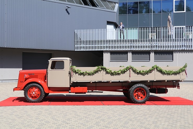 Rīgas Motormuzejs pēc 3 gadu restaurācijas prezentē pasaulē unikālu modeli - Volvo LV 95 (1937) 353927