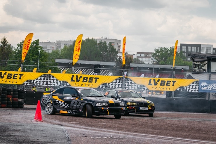 Latvijas drifta sezona šogad tika atklāta ar divu dienu sacensībām Biķerniekos. Foto: Elīne Berķe Bluša 354228