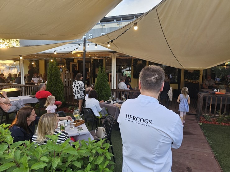 Mārupes ģimenes restorāns «Hercogs» rīko skanīgus vasaras terases atklāšanas svētkus 354373