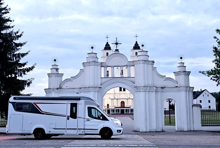 Auto noma «AVIS Latvia» šogad piedāvā kemperu nomu un Travelnews.lv to izmanto ceļojumā uz Latgali 355461