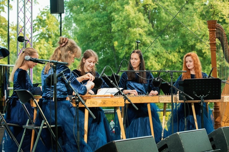 Daži fotomirkļi no Raimonda Tigula tradicionālā brīvdabas koncerta «Tiguļkalns» Talsos. Foto: Bruno Kabucis 355492