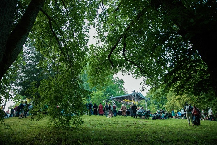 Daži fotomirkļi no Raimonda Tigula tradicionālā brīvdabas koncerta «Tiguļkalns» Talsos. Foto: Bruno Kabucis 355519