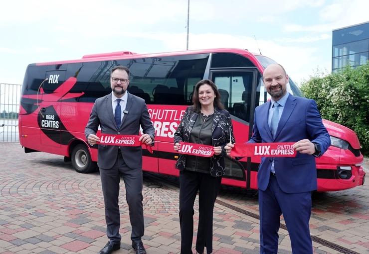 «Lux Express» sāk pasažieru pārvadājumus maršrutā no Rīgas centra uz RIX lidostu. Foto: Edijs Pālens 355531