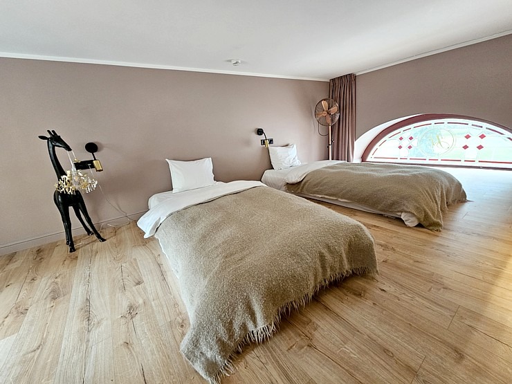 Travelnews.lv Rīgā iepazīst jaunu 4 zvaigžņu apartamentu viesnīcu «Aparthotel Amella» 355780