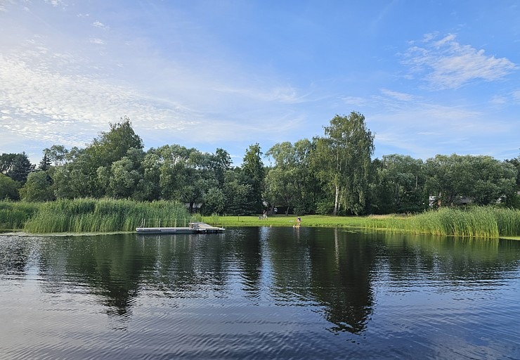 Latvijas tūrisma firma «Nikos Travel» uz peldošas terases Lielupē atzīmē 17 gadu jubileju 356312