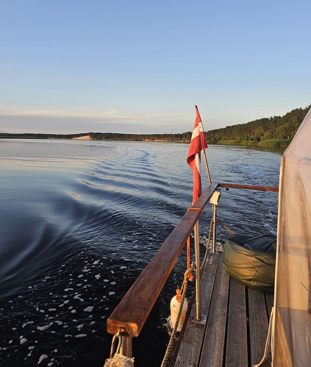 Latvijas tūrisma firma «Nikos Travel» uz peldošas terases Lielupē atzīmē 17 gadu jubileju 356334