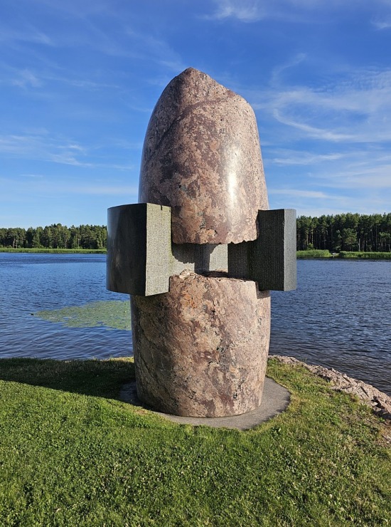 Travelnews.lv apmeklē Paula Jaunzema akmens skulptūru parku Buļļupes krastā 356410