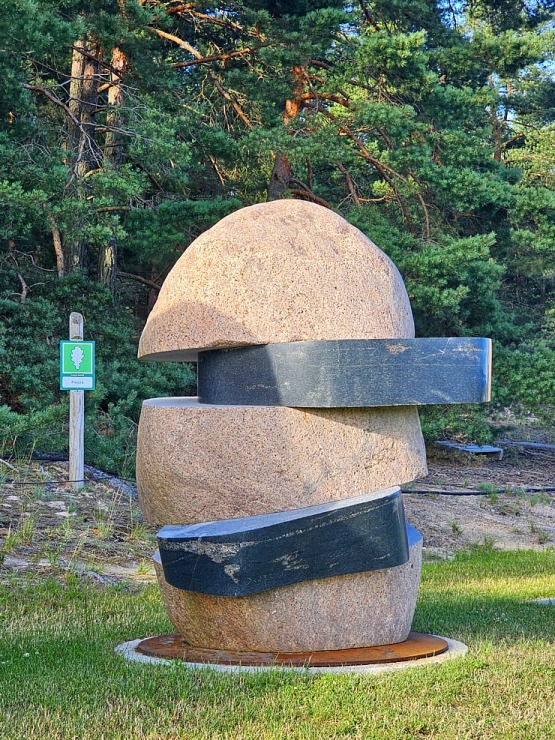 Travelnews.lv apmeklē Paula Jaunzema akmens skulptūru parku Buļļupes krastā 356411