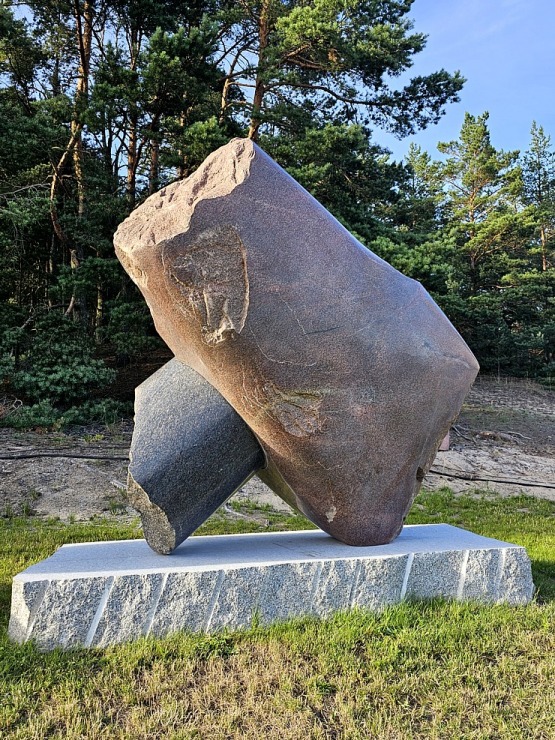 Travelnews.lv apmeklē Paula Jaunzema akmens skulptūru parku Buļļupes krastā 356413