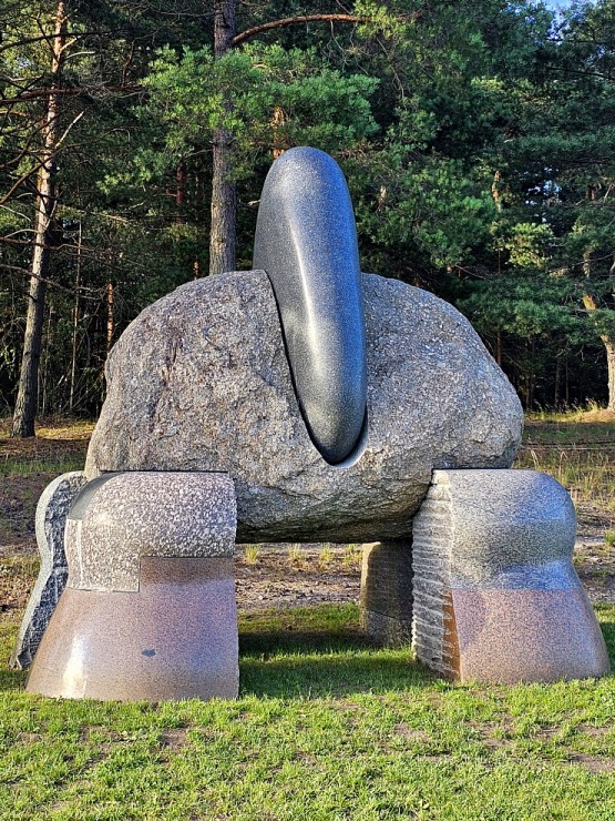 Travelnews.lv apmeklē Paula Jaunzema akmens skulptūru parku Buļļupes krastā 356396