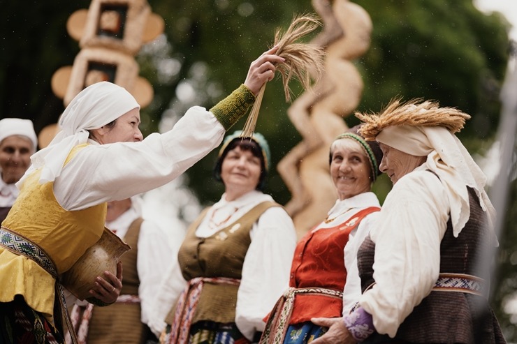 Lietuvas dziesmu un deju svētki svin savu 100. dzimšanas dienu. Foto: Govilnius.lt 356508