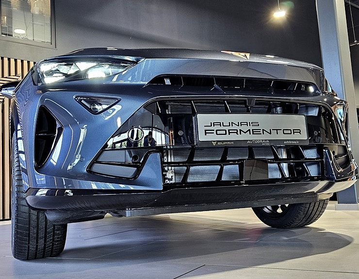Autocentrs «Autobrava Motors» prezentē medijiem jauno 2024.gada «Cupra Formentor» 356600