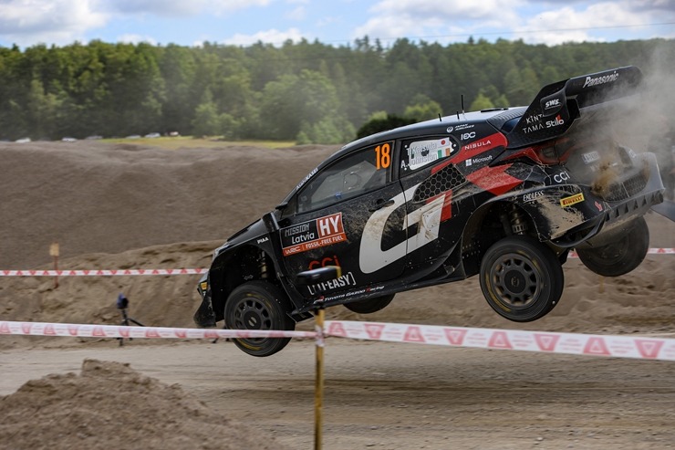 Piedāvājam spilgtākos foto mirkļus no FIA pasaules rallija čempionāta (WRC) debijas Latvijā. Foto: Gatis Smudzis 357029