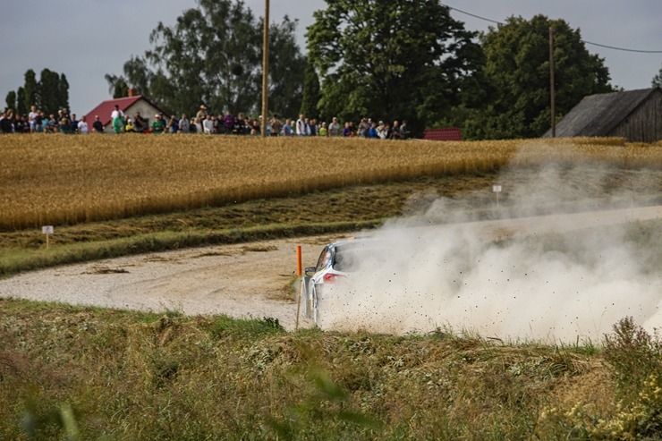 Piedāvājam spilgtākos foto mirkļus no FIA pasaules rallija čempionāta (WRC) debijas Latvijā. Foto: Gatis Smudzis 357032