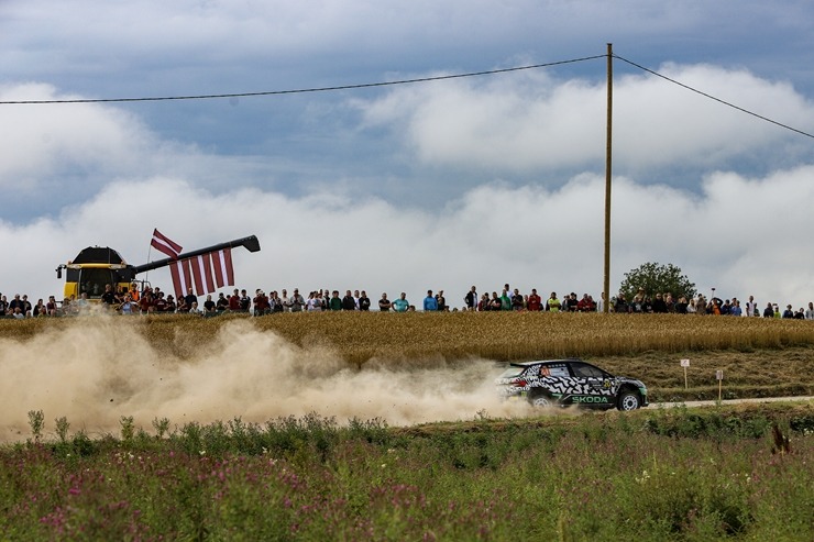 Piedāvājam spilgtākos foto mirkļus no FIA pasaules rallija čempionāta (WRC) debijas Latvijā. Foto: Gatis Smudzis 357034