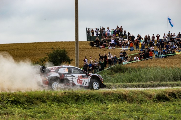 Piedāvājam spilgtākos foto mirkļus no FIA pasaules rallija čempionāta (WRC) debijas Latvijā. Foto: Gatis Smudzis 357036