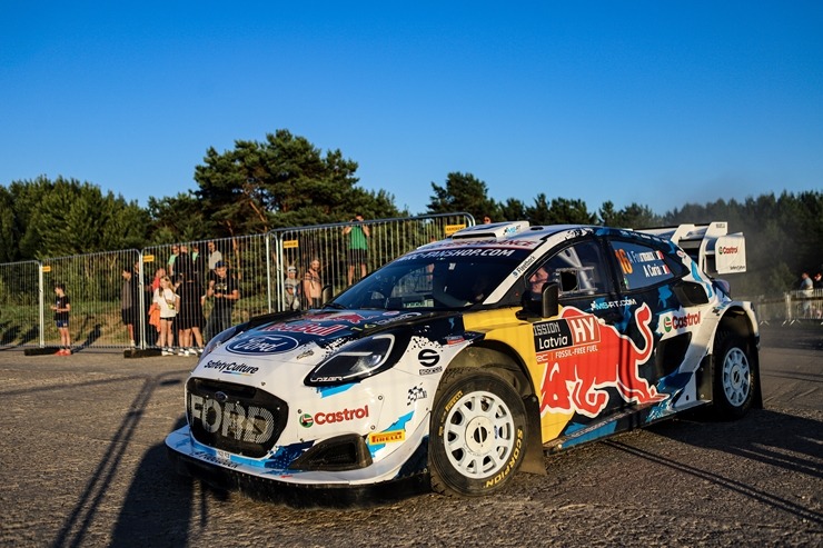 Piedāvājam spilgtākos foto mirkļus no FIA pasaules rallija čempionāta (WRC) debijas Latvijā. Foto: Gatis Smudzis 357051