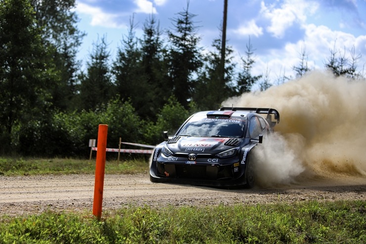Piedāvājam spilgtākos foto mirkļus no FIA pasaules rallija čempionāta (WRC) debijas Latvijā. Foto: Gatis Smudzis 357059
