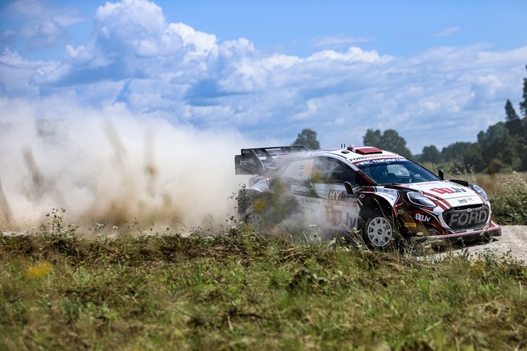 Piedāvājam spilgtākos foto mirkļus no FIA pasaules rallija čempionāta (WRC) debijas Latvijā. Foto: Gatis Smudzis 357067