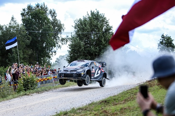 Piedāvājam spilgtākos foto mirkļus no FIA pasaules rallija čempionāta (WRC) debijas Latvijā. Foto: Gatis Smudzis 357079