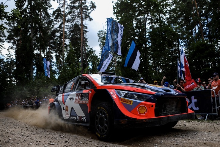 Piedāvājam spilgtākos foto mirkļus no FIA pasaules rallija čempionāta (WRC) debijas Latvijā. Foto: Gatis Smudzis 357084