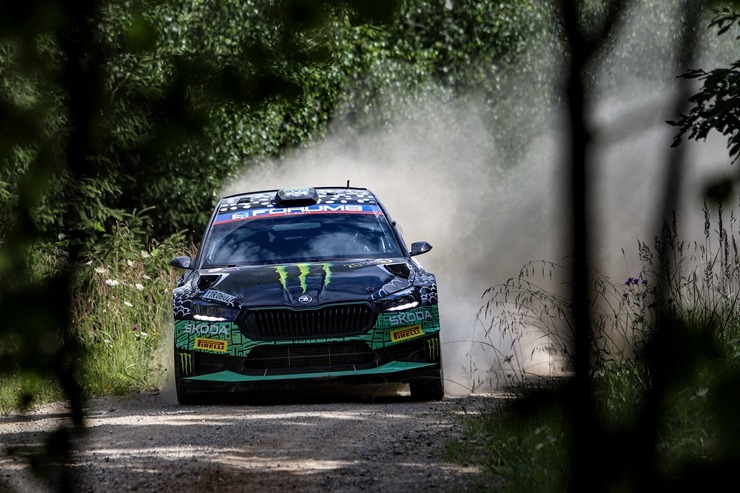 Piedāvājam spilgtākos foto mirkļus no FIA pasaules rallija čempionāta (WRC) debijas Latvijā. Foto: Gatis Smudzis 357087