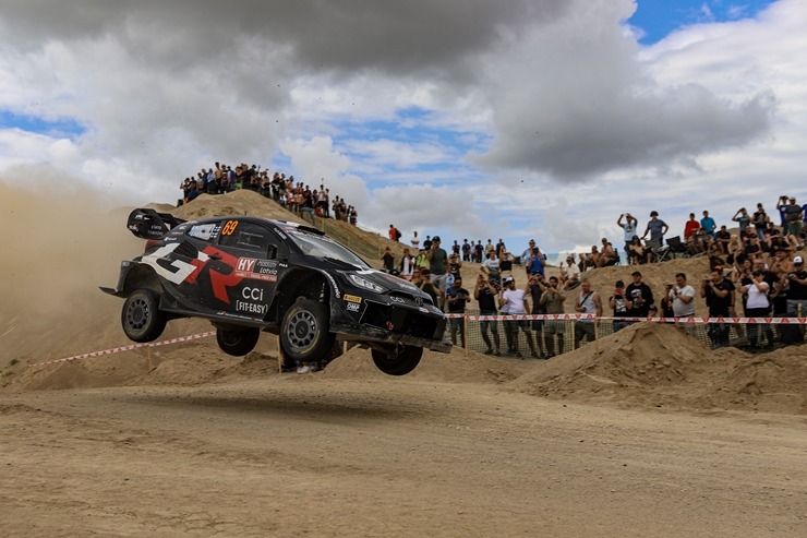 Piedāvājam spilgtākos foto mirkļus no FIA pasaules rallija čempionāta (WRC) debijas Latvijā. Foto: Gatis Smudzis 357025