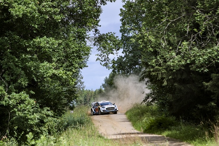 Piedāvājam spilgtākos foto mirkļus no FIA pasaules rallija čempionāta (WRC) debijas Latvijā. Foto: Gatis Smudzis 357089