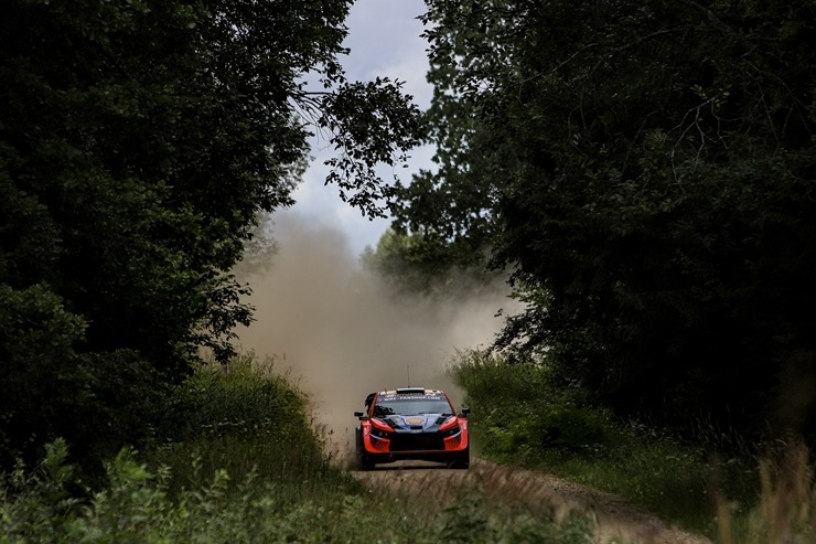 Piedāvājam spilgtākos foto mirkļus no FIA pasaules rallija čempionāta (WRC) debijas Latvijā. Foto: Gatis Smudzis 357090