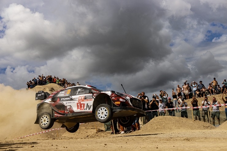 Piedāvājam spilgtākos foto mirkļus no FIA pasaules rallija čempionāta (WRC) debijas Latvijā. Foto: Gatis Smudzis 357026