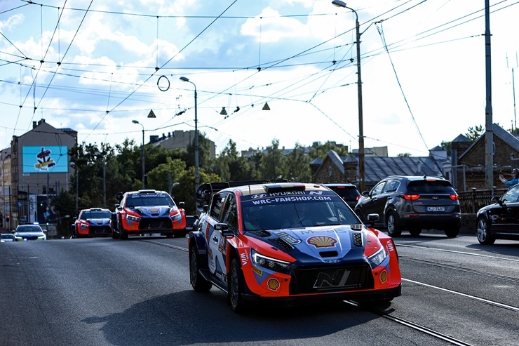 Piedāvājam spilgtākos foto mirkļus no FIA pasaules rallija čempionāta (WRC) debijas Latvijā. Foto: Gatis Smudzis 357103