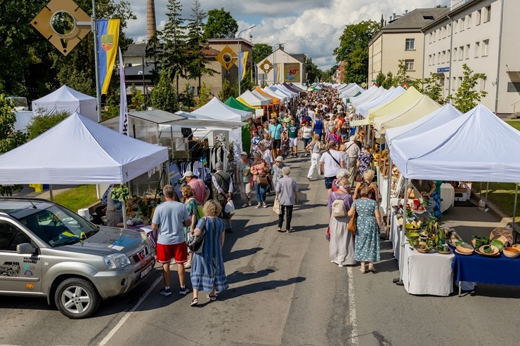 Valmiera ar lielu vērienu svin dzimšanas dienu. Foto: Andris Ķesteris un citi. 357473