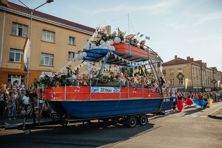 Valmiera ar lielu vērienu svin dzimšanas dienu. Foto: Andris Ķesteris un citi. 357490