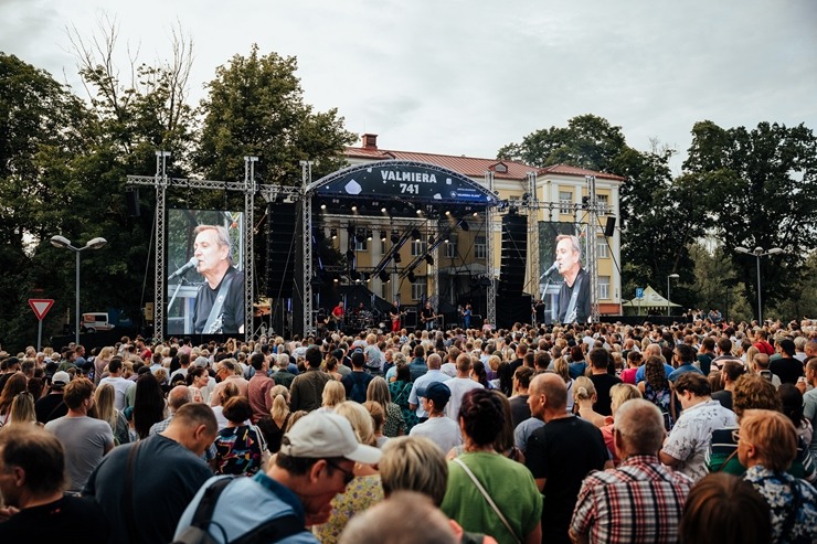 Valmiera ar lielu vērienu svin dzimšanas dienu. Foto: Andris Ķesteris un citi. 357499