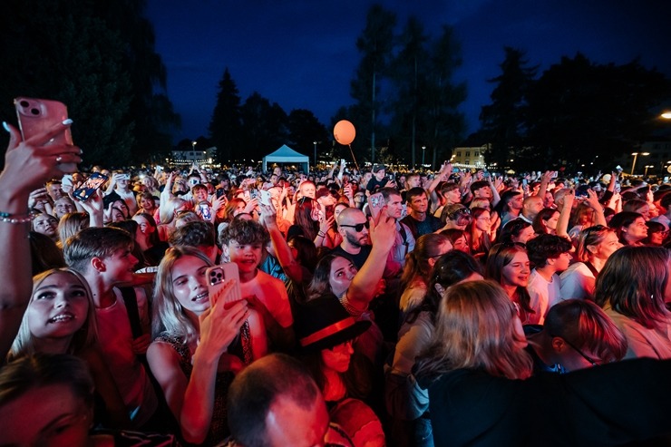 Valmiera ar lielu vērienu svin dzimšanas dienu. Foto: Andris Ķesteris un citi. 357514