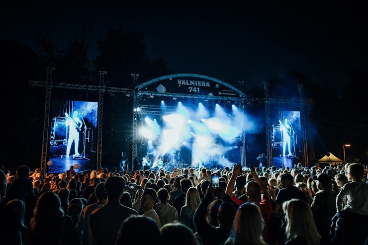 Valmiera ar lielu vērienu svin dzimšanas dienu. Foto: Andris Ķesteris un citi. 357516