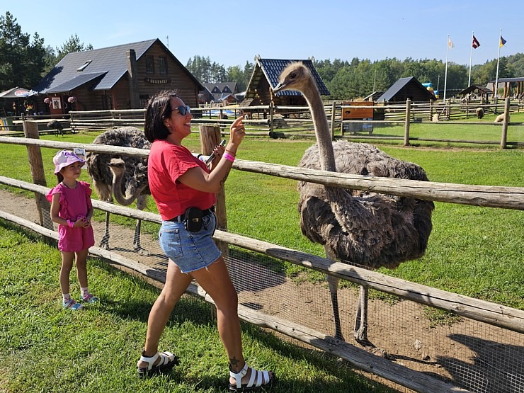 Travelnews.lv apmeklē «Rakšu» brīvdabas ZOO Cēsu novadā 358583