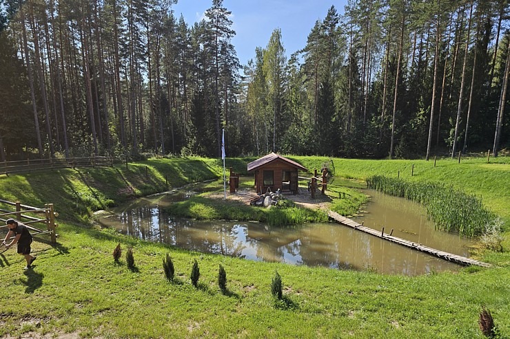 «Rakšu» brīvdabas ZOO Cēsu novadā piedāvā ne tikai kontaktu ar dzīvniekiem, bet arī teicamu infrastruktūru 358630