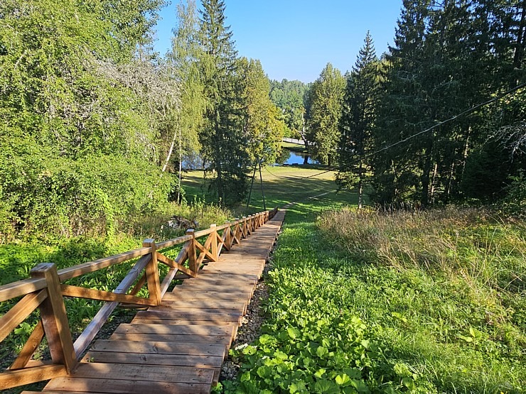 Dodamies pārgājienā pa Līgatnes dabas takām un lūkojam daudzās alas 358928