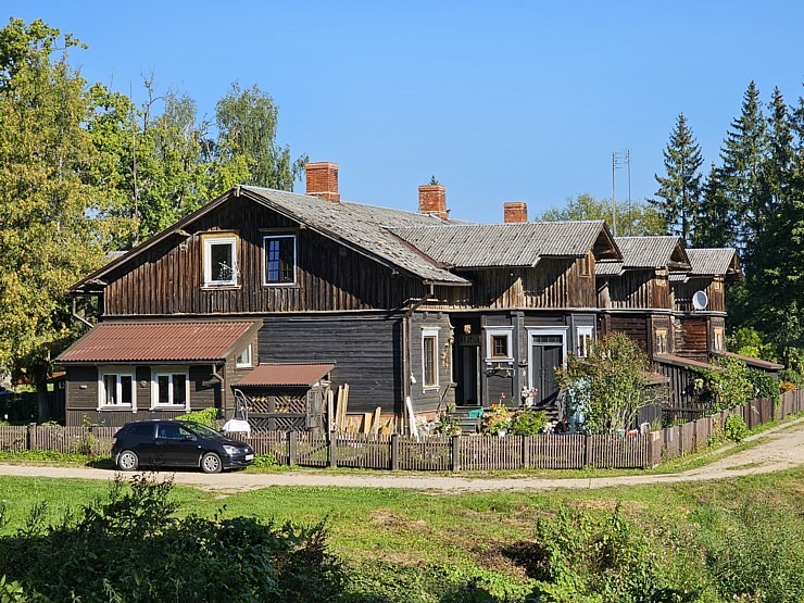 Apmeklējam vēsturiskās Līgatnes papīrfabrikas celtnes, kas ir unikāls industriālā tūrisma objekts 359010