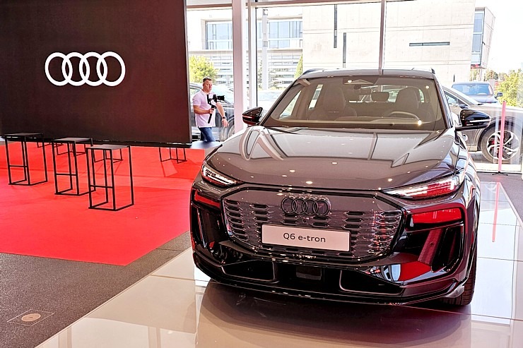 Jaunais Audi Q6 e-tron tagad arī Latvijā 359313