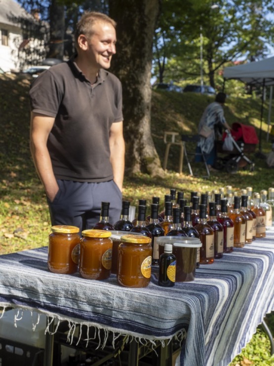 Zaubes savvaļas kulinārais festivāls pulcē dabas garšu un tautas pavārmākslas cienītājus. Foto: Andris Eglītis 359738