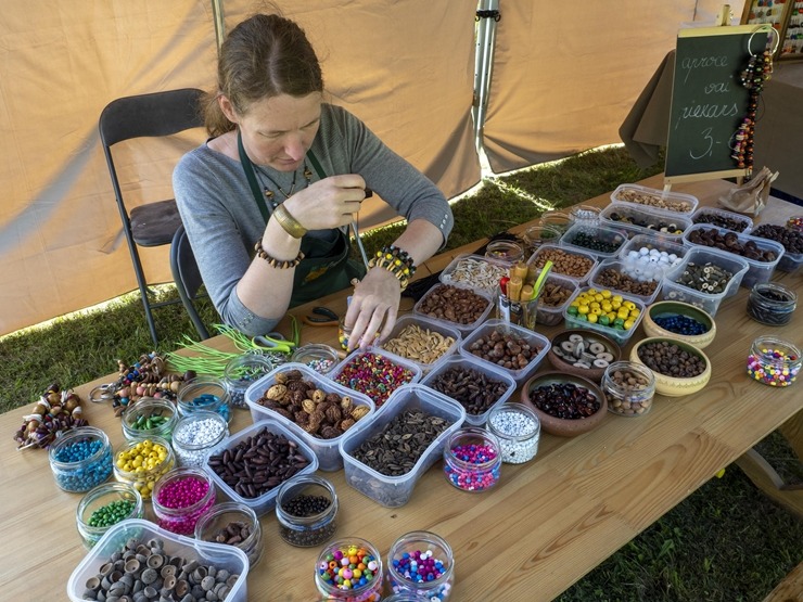 Zaubes savvaļas kulinārais festivāls pulcē dabas garšu un tautas pavārmākslas cienītājus. Foto: Andris Eglītis 359744