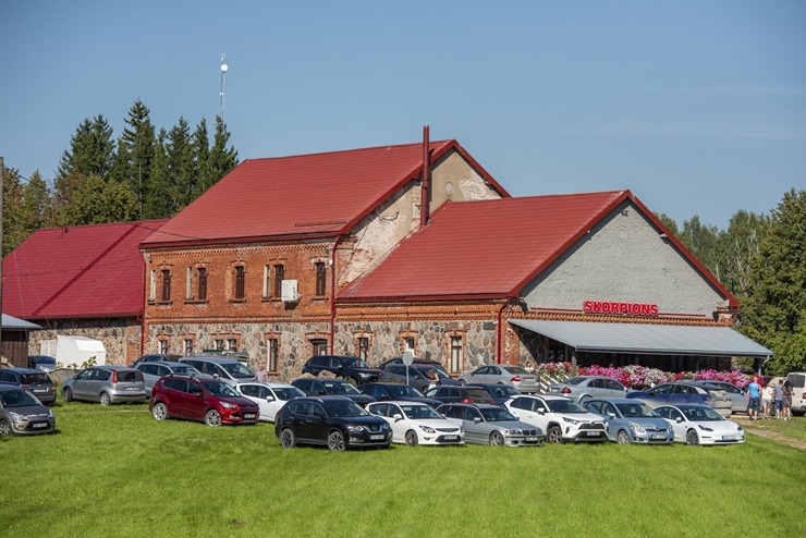 Zaubes savvaļas kulinārais festivāls pulcē dabas garšu un tautas pavārmākslas cienītājus. Foto: Andris Eglītis 359759